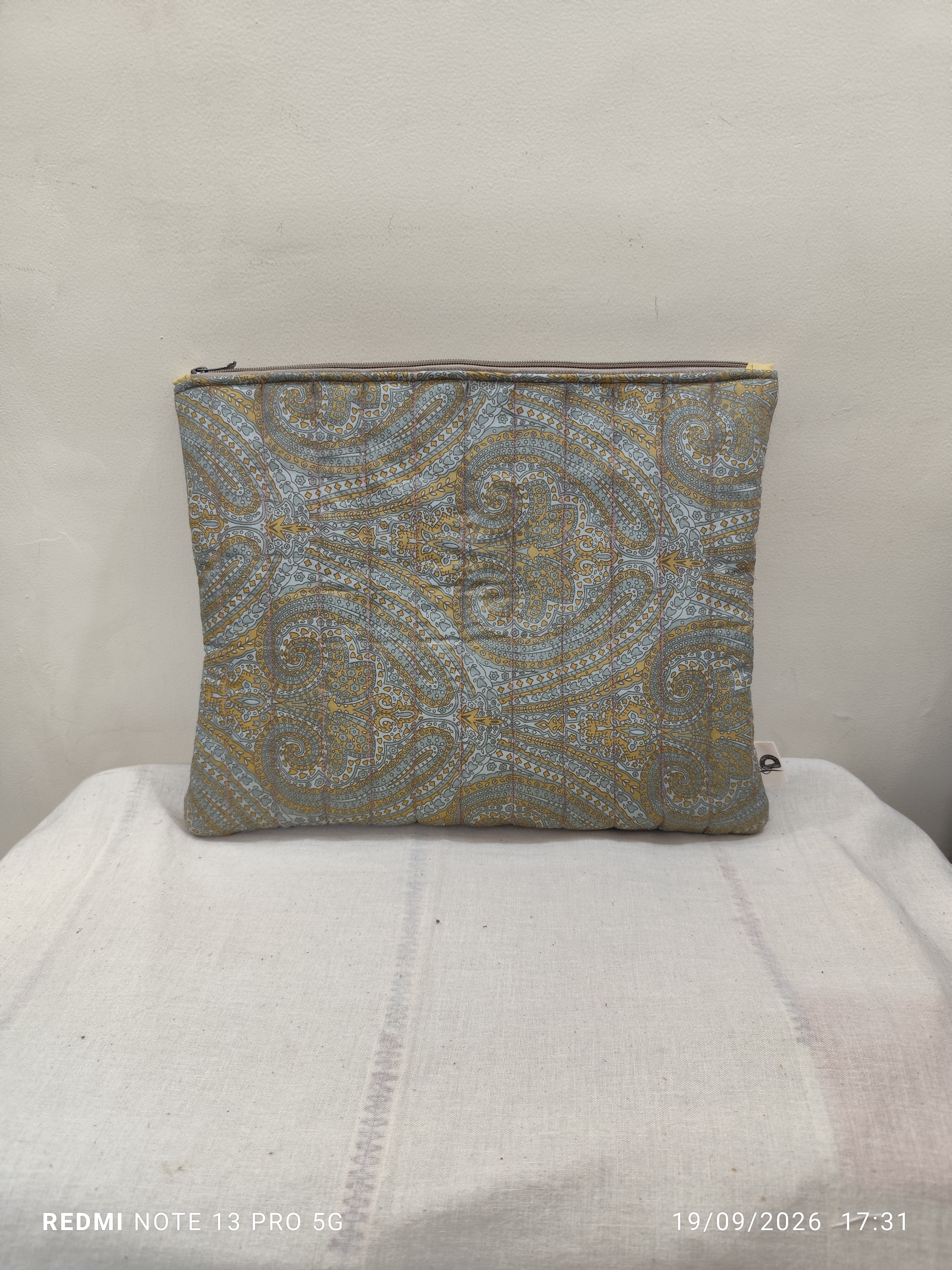 Laptop Sleeves DH-LAP-0031 — close-up of the craft