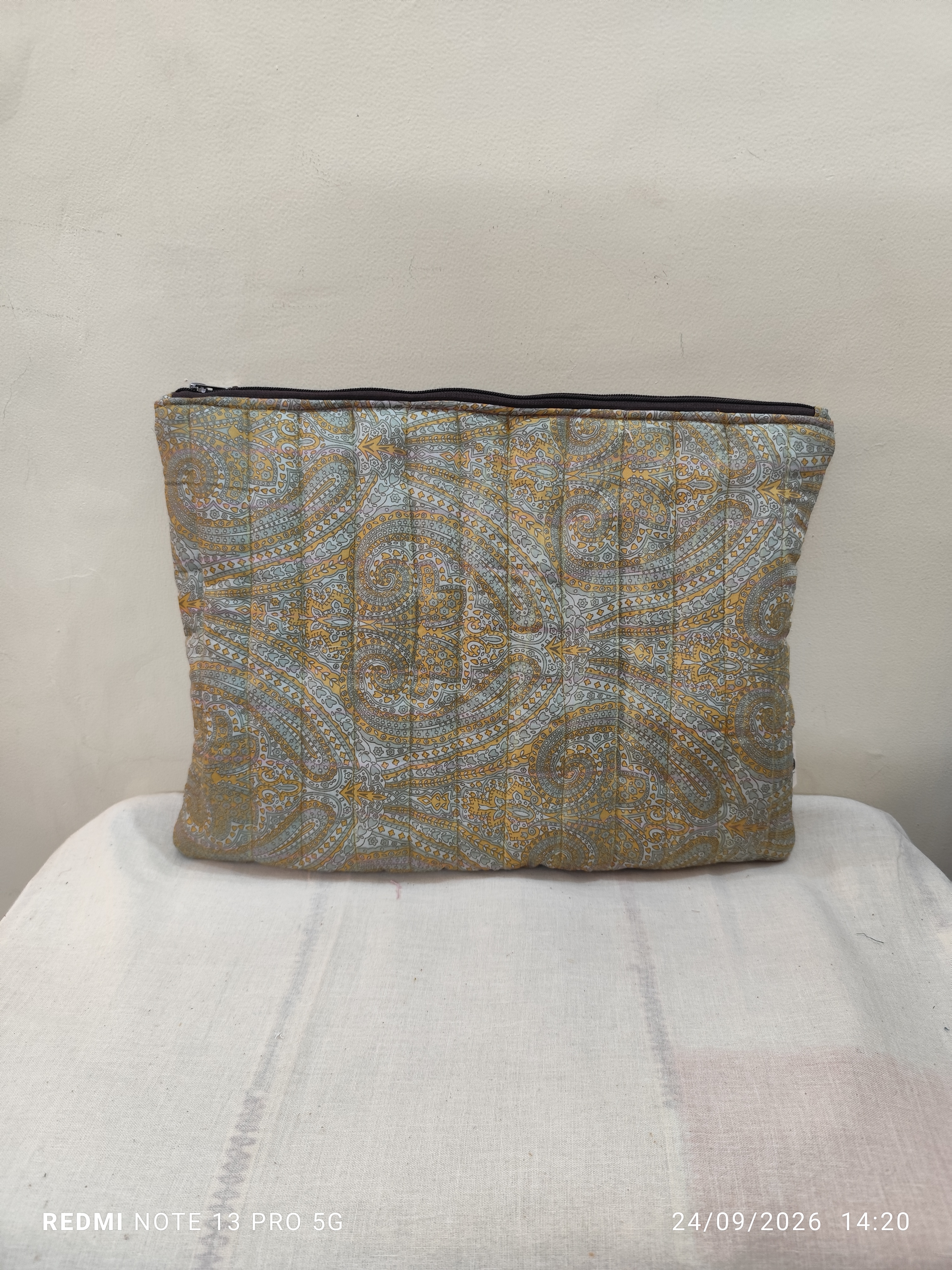 Laptop Sleeves DH-LAP-0036 — close-up of the craft