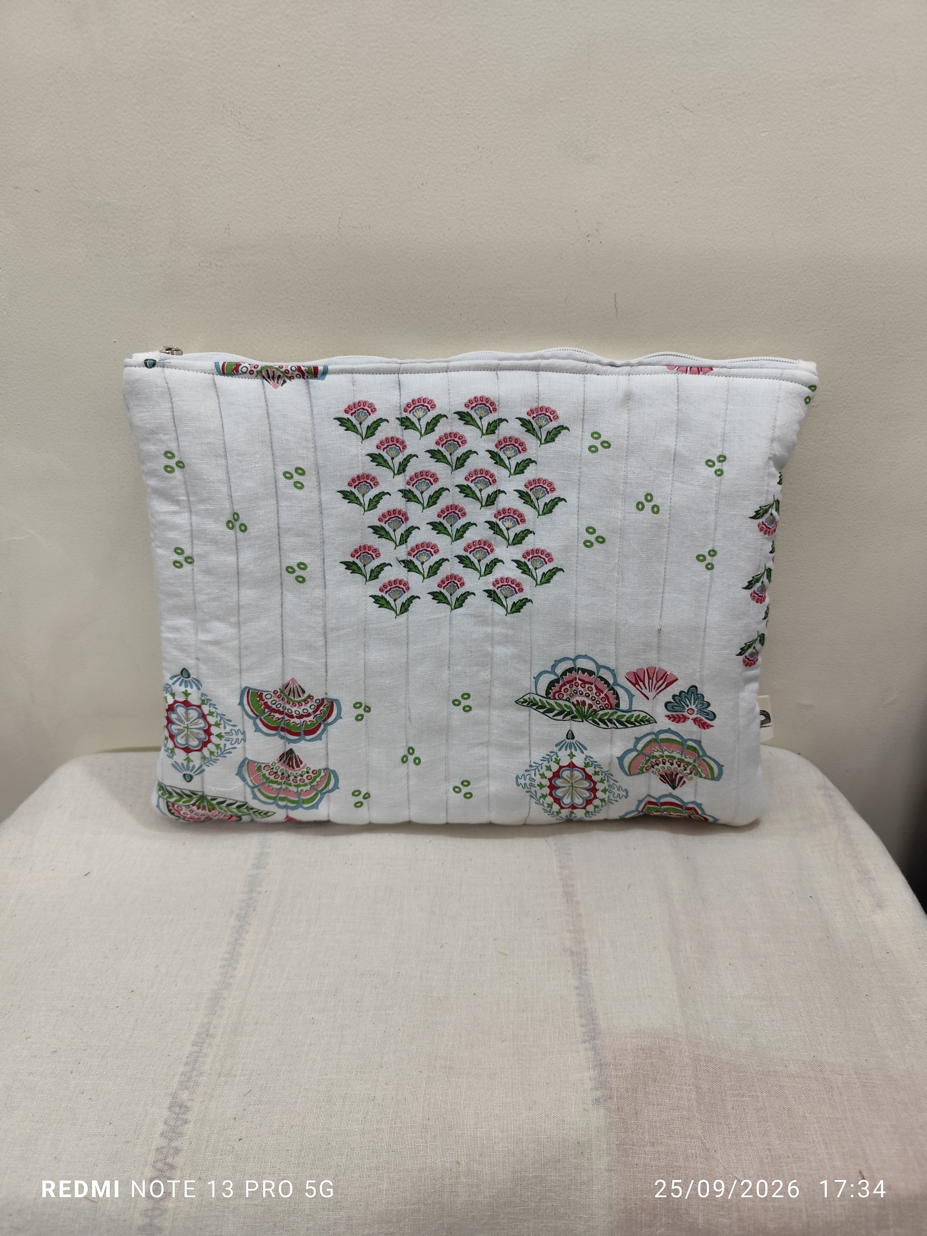 Laptop Sleeves DH-LAP-0041 — close-up of the craft