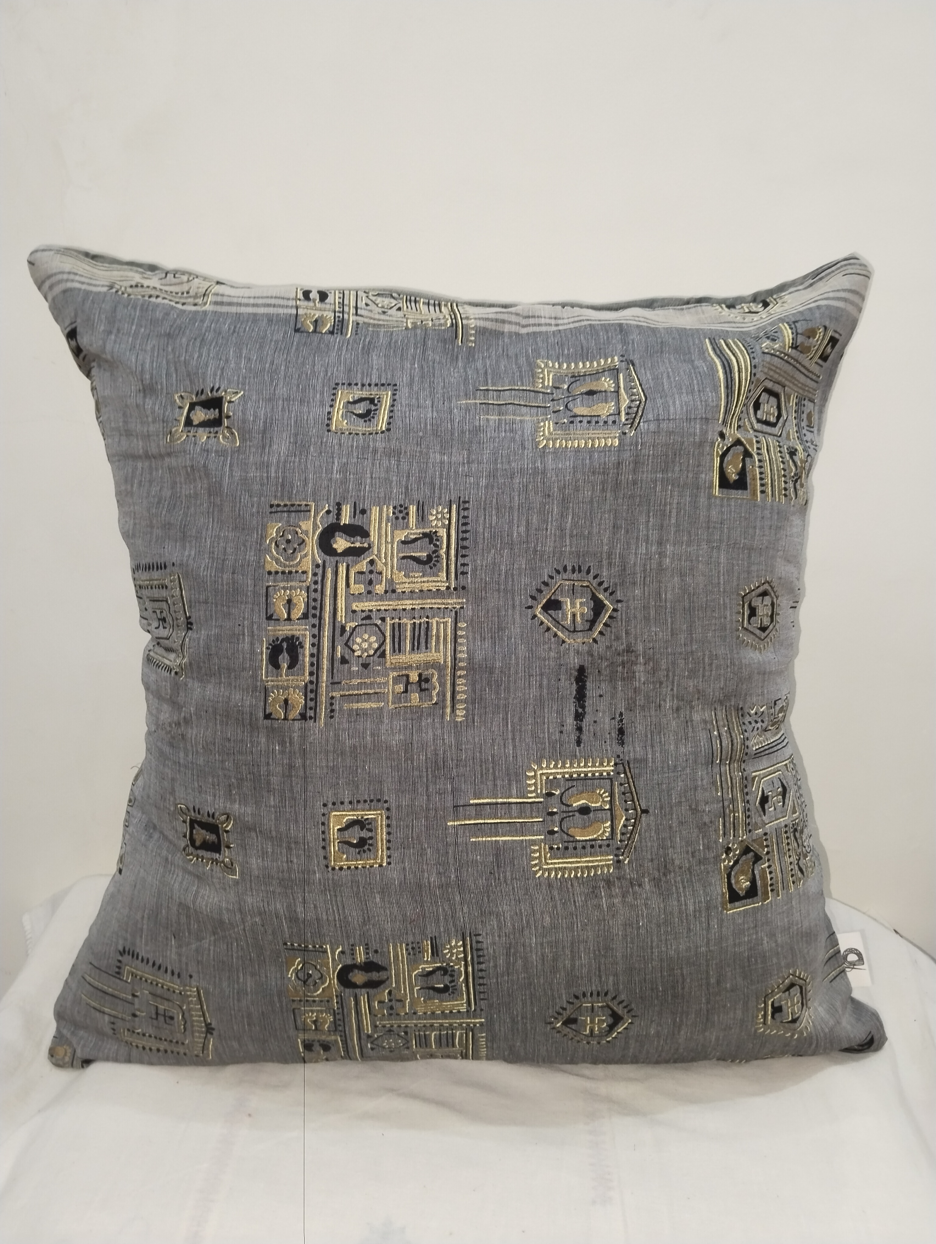 Cushion Cover (20x20) Set of 2 DH-LCH-0001 — close-up of the craft