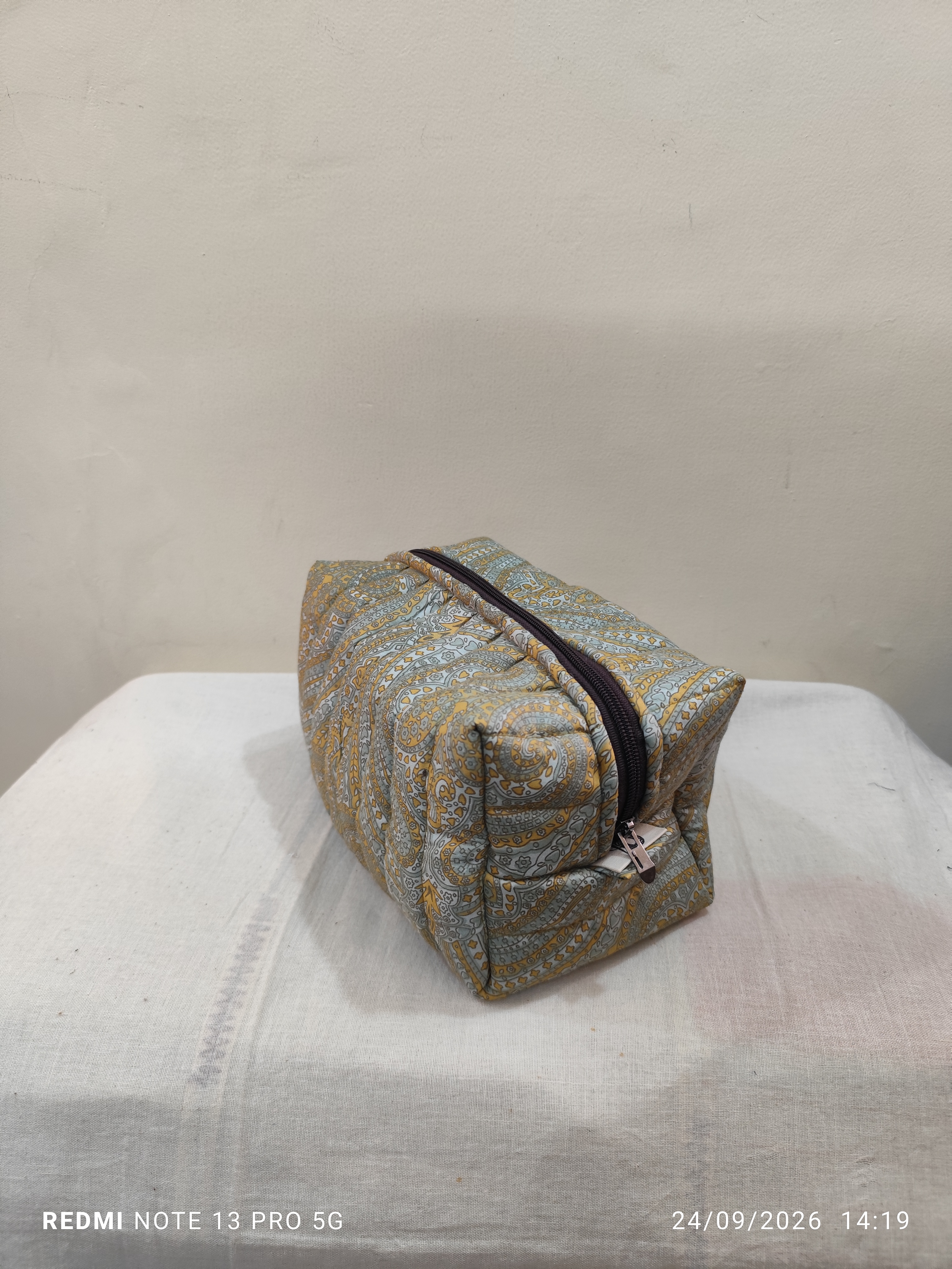 Large Travel pouch DH-LTP-0017 — close-up of the craft