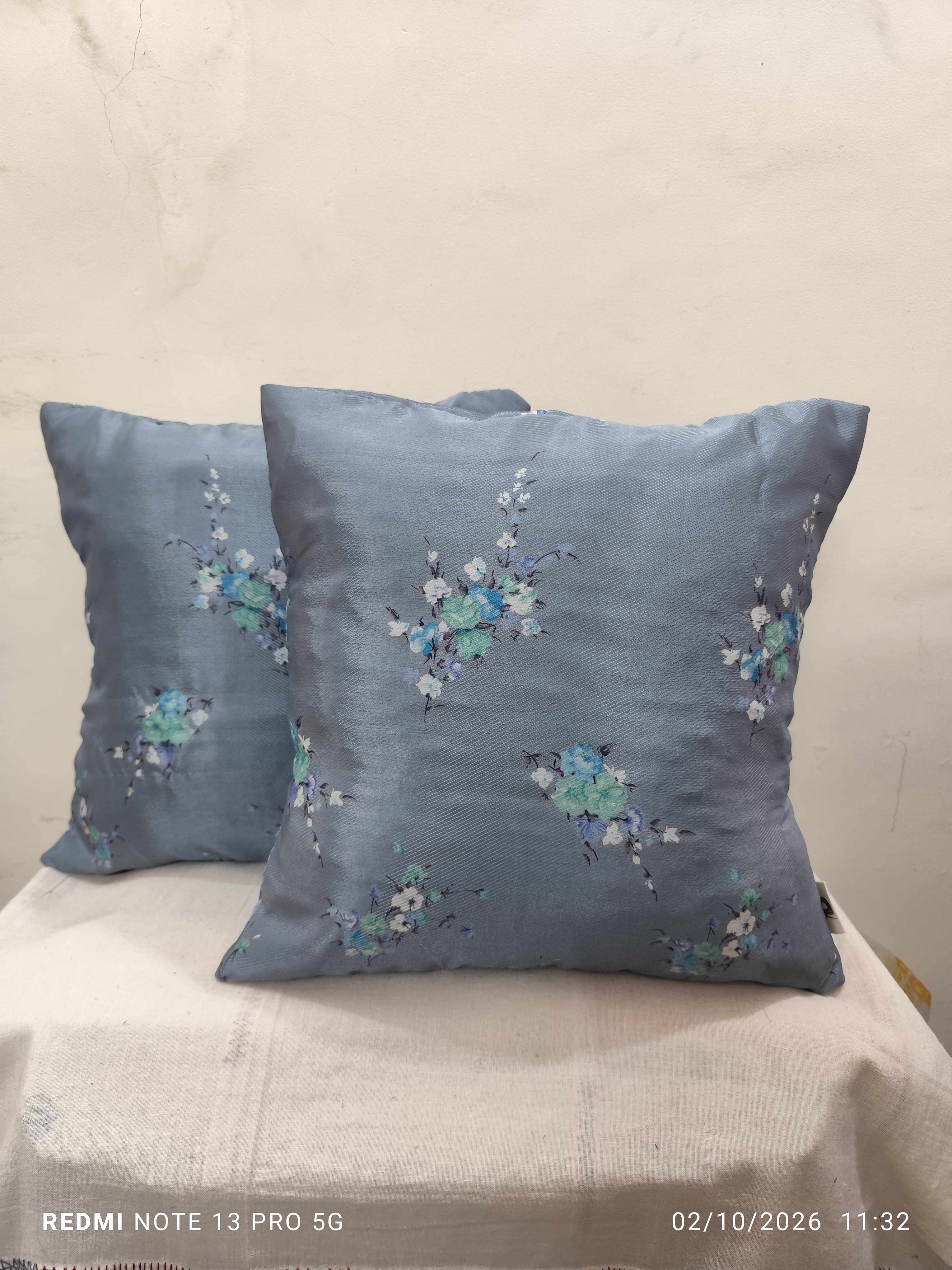 Cushion Cover (16x16) Set of 5 DH-MCH-0032 — close-up of the craft