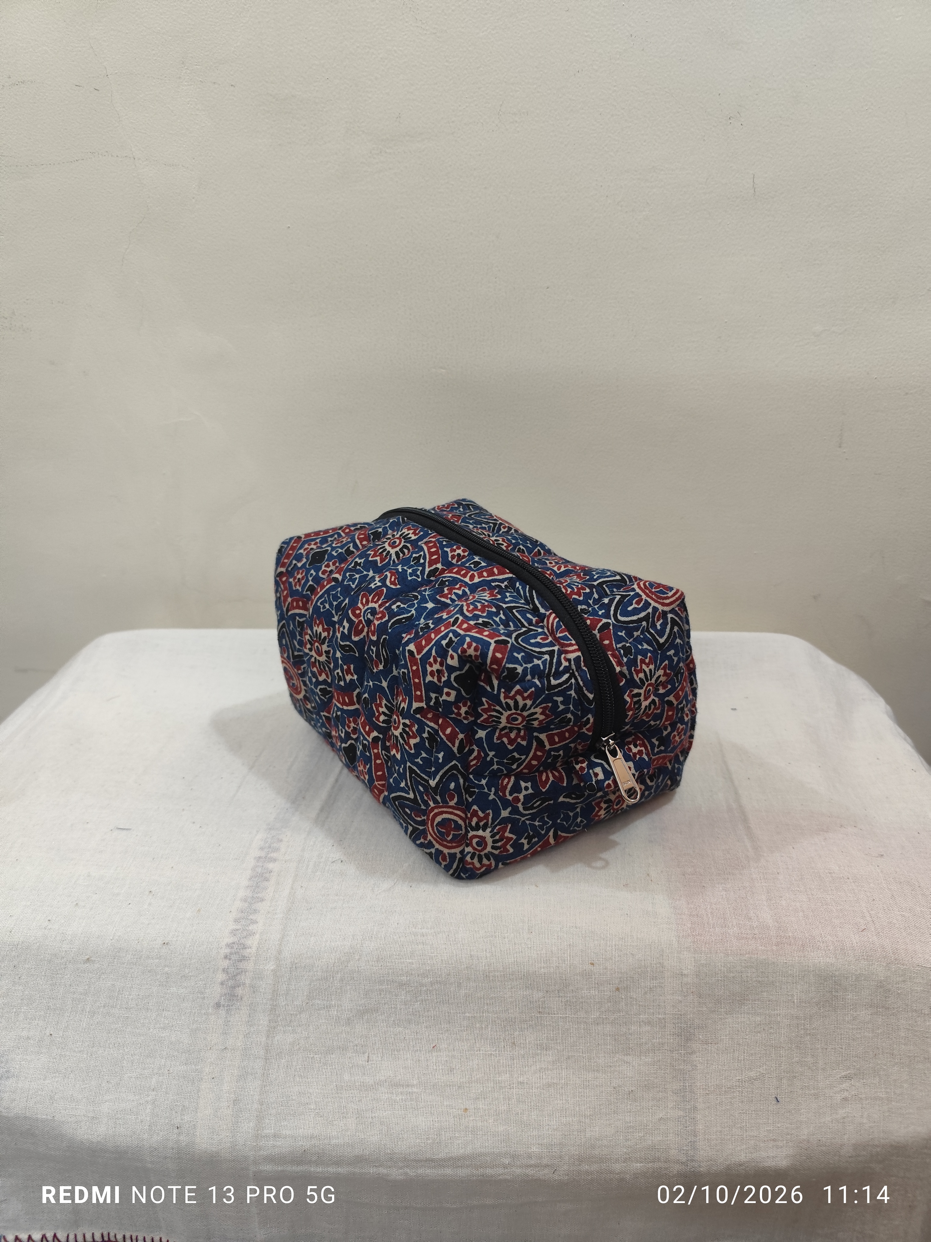 Medium Travel Pouch DH-MTP-0014 — close-up of the craft