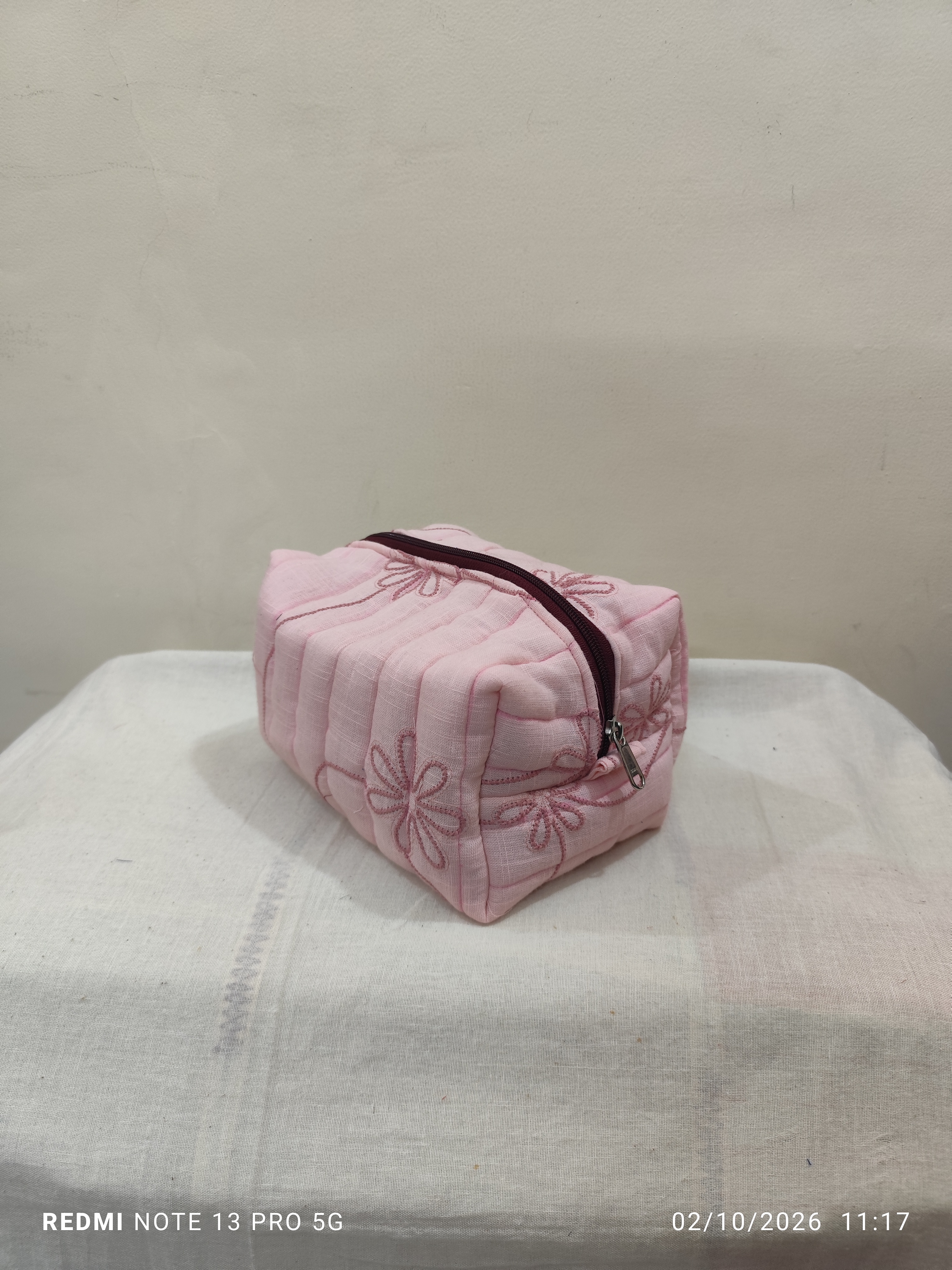 Medium Travel Pouch DH-MTP-0015 — close-up of the craft