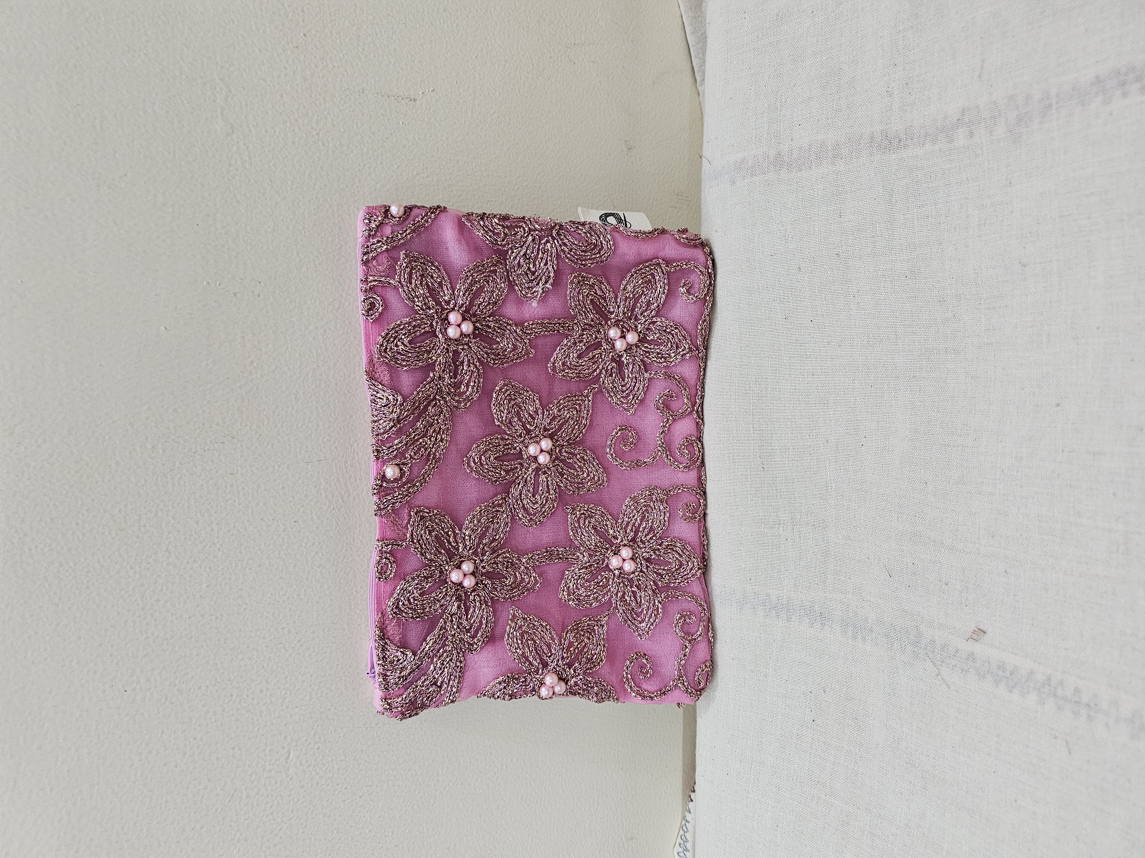 Party sling bag DH-PSB-0002 — close-up of the craft