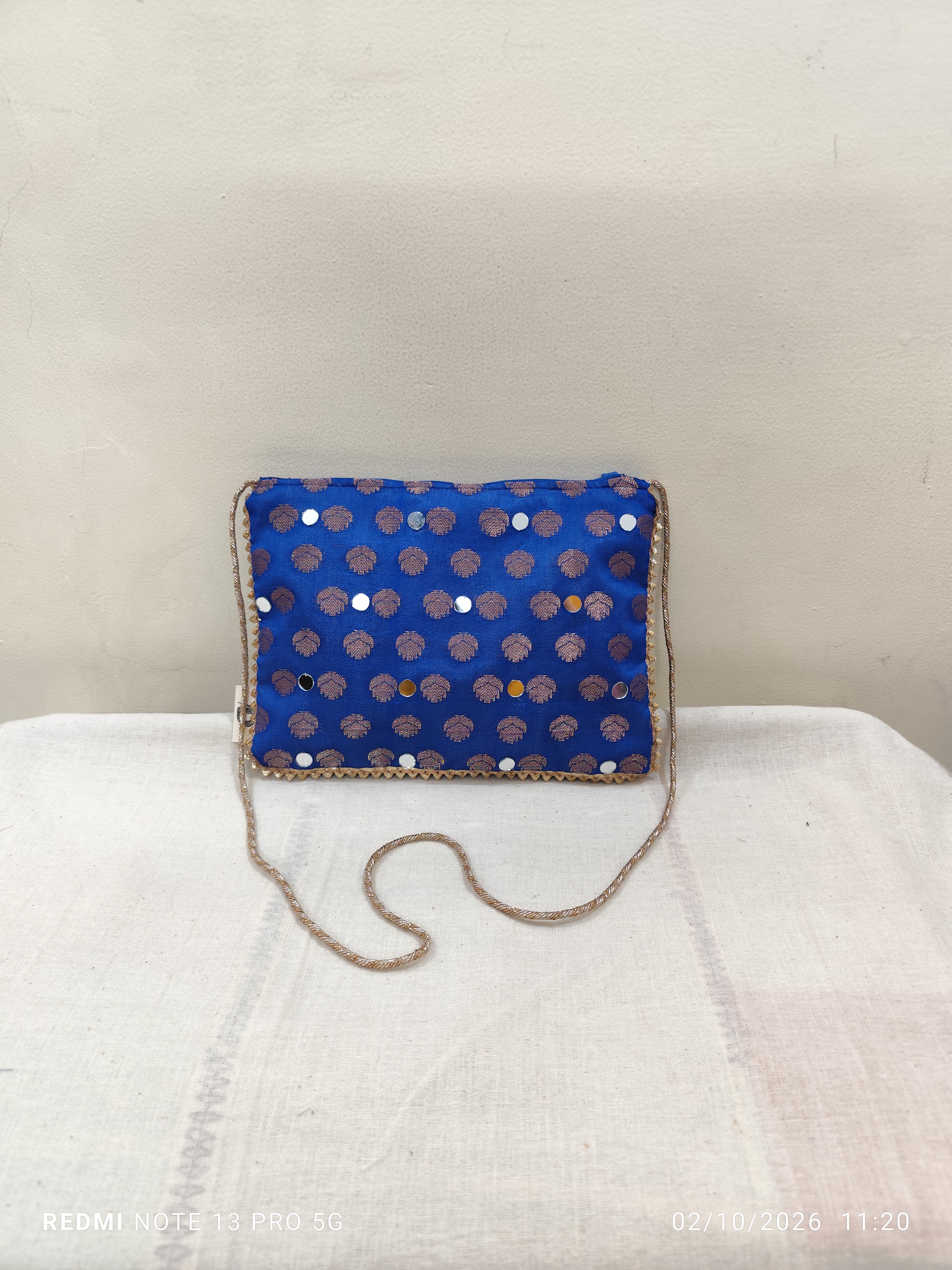 Party sling bag DH-PSB-0026 — close-up of the craft