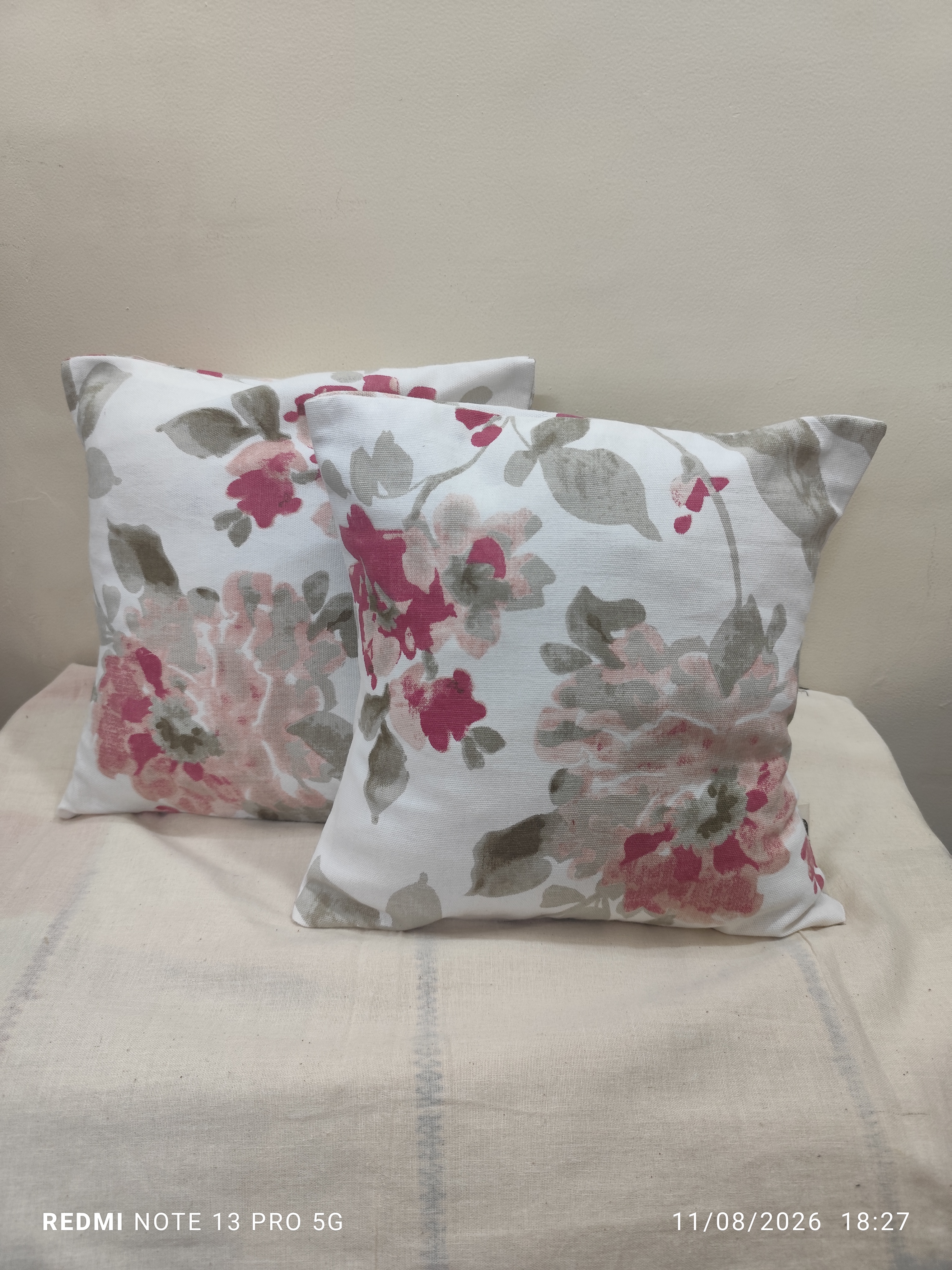 Cushion Cover (12x12) Set of 5 DH-SCH-0012 — close-up of the craft