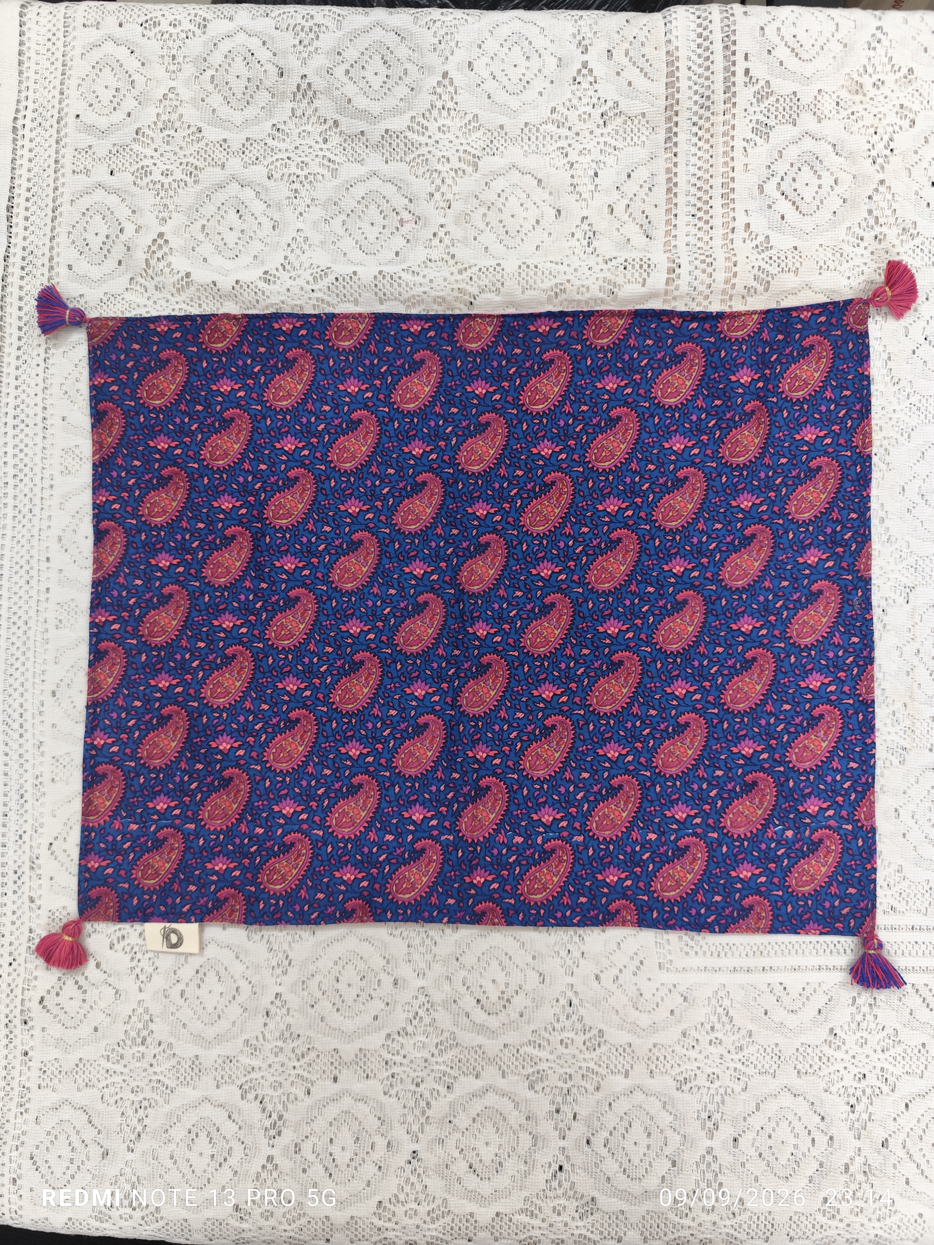Table Mats - Set of 6 DH-TMS-0008 — close-up of the craft